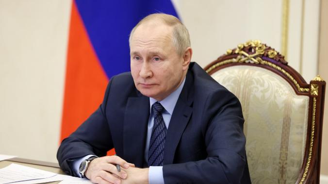 Путин: за отмену русской культуры выступают неумные люди