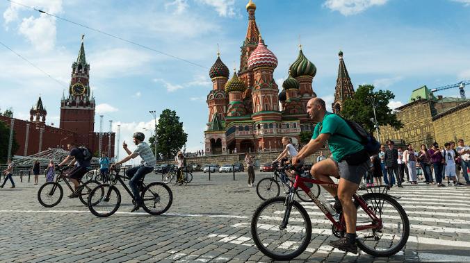ФСО хочет запретить самокаты, велосипеды и ролики на Красной площади