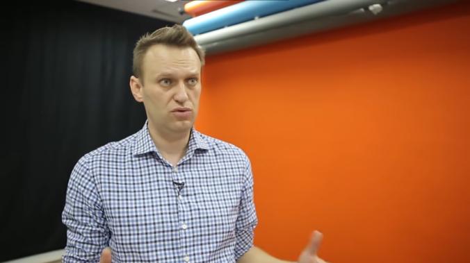 Навальный поблагодарил русских медиков и пилотов, спасших его жизнь