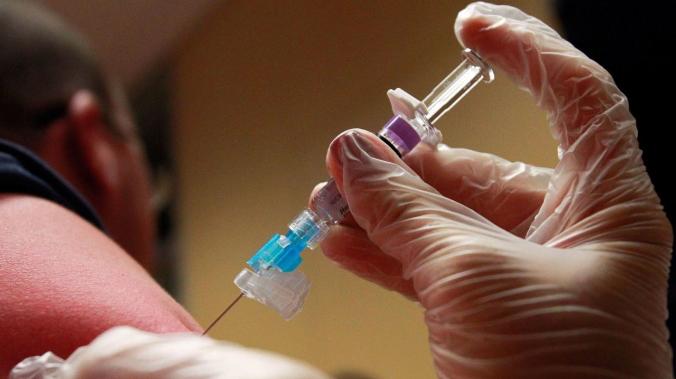 Онкологи представили вакцину от рака из 