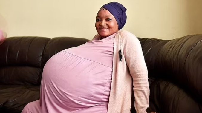 Daily Mail: африканка родила 10 детей за один раз 