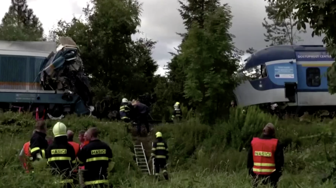 3 человека погибли при столкновении поездов в Чехии