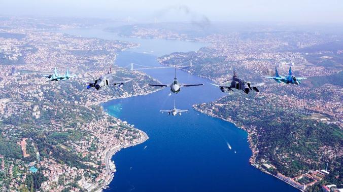 В преддверии фестиваля Teknofest-2021 Турецкие ВВС провели совместные полеты с Азербайджаном 