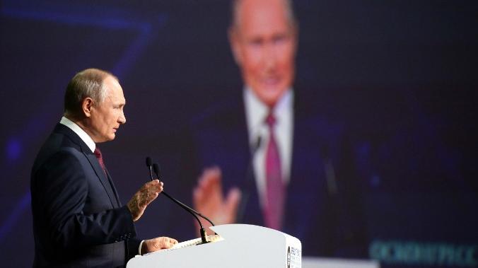 Путин выступил за продолжение диалога с Токио по мирному договору