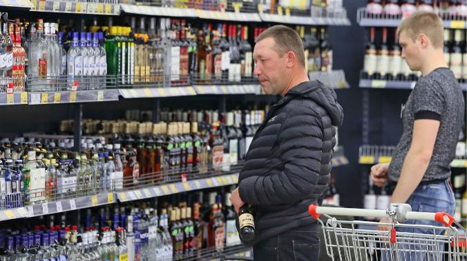 Мурашко рассказал сколько мужчин умирает от алкоголя