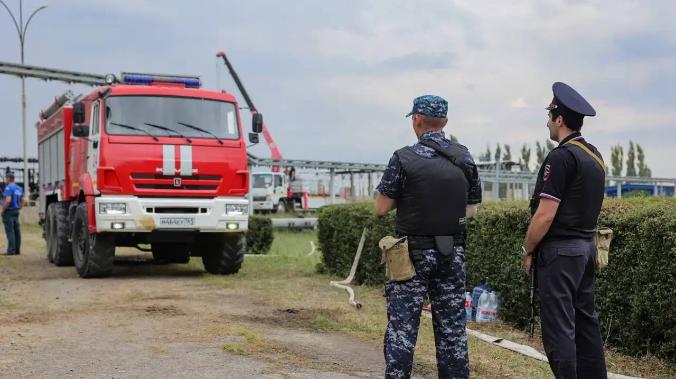 В Ростовской области тушат нефтехранилища