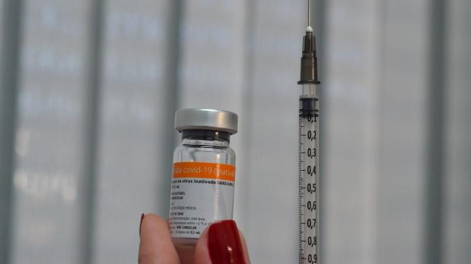 Эффективность вакцины Pfizer снизилась до 64%
