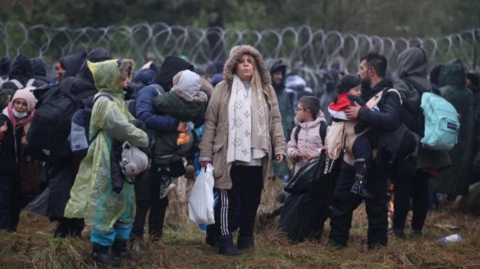 Беженцы устроили митинг на белорусско-польской границе 
