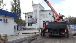 На автовокзале Севастополя меняют асфальт и плитку
