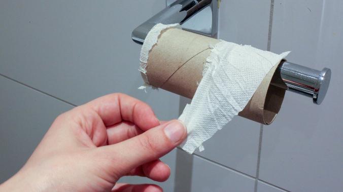 Politico: Еврокомиссия хочет запретить российскую туалетную бумагу, но не алмазы