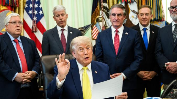 Дональд Трамп объявил о заключении сделки с Ираном 