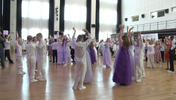 В Севастополе устроили бал для 180-ти Орлят России