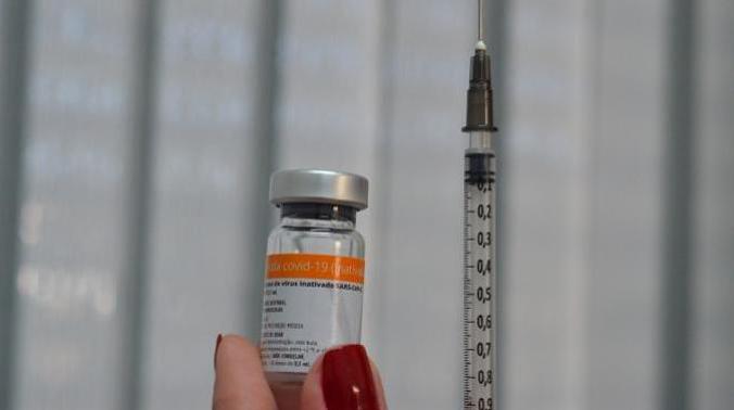 В Израиле третья доза вакцины от коронавируса стала обязательной