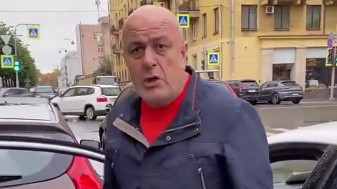 Агрессивный таксист-мигрант из Петербурга стал фигурантом двух уголовных дел 