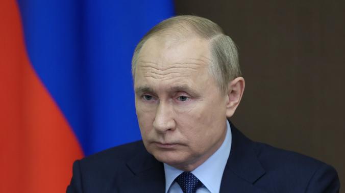 Путин испытал назальную вакцину от коронавируса