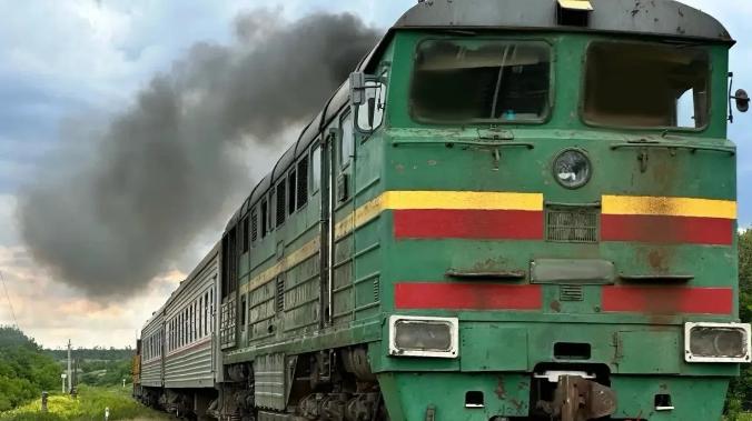 ВСУ ударили по пригородному поезду в ЛНР