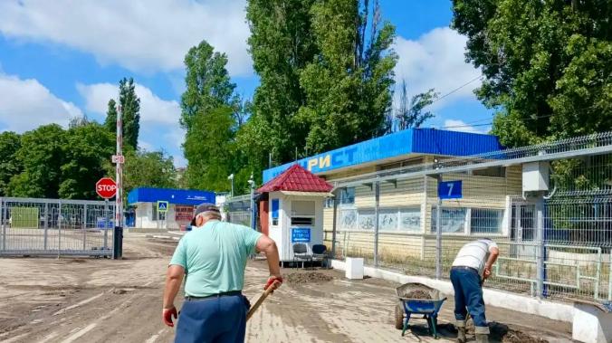 На автовокзале Севастополя устраняют последствия ливня