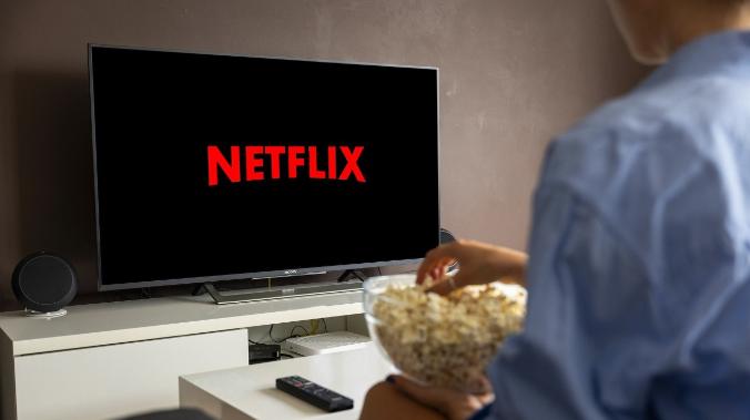 Акции Netflix рухнули на 25% после ухода из России