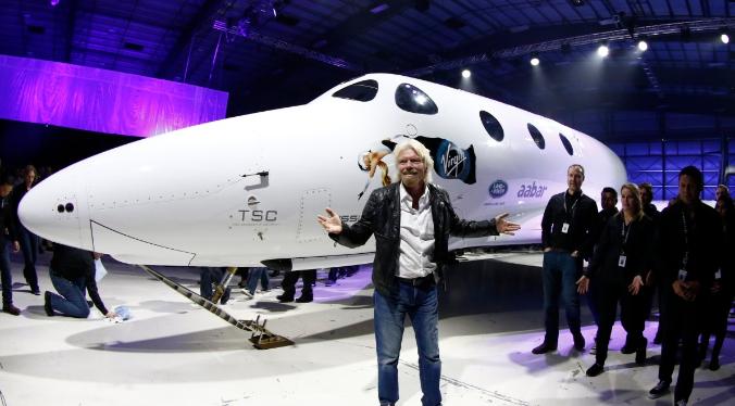 Глава компании Virgin Galactic возглавит первый пилотируемый космический полет корабля SpaceShipTwo