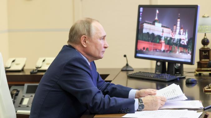 Путин поддержал идею перераспределения средств по нацпроектам в пользу успевающих регионов