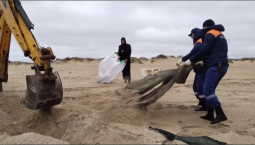 В Анапе демонтировали барьер от нефтепродуктов