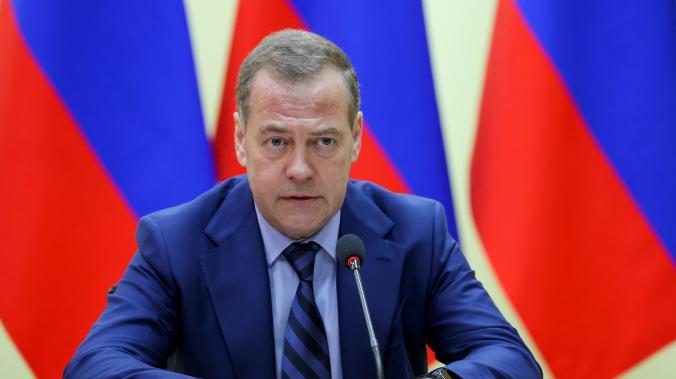 Медведев: Европейский союз «возглавляют идиоты»