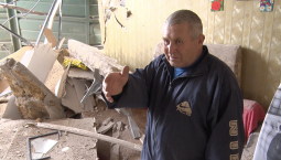 Житель Любимовки чудом выжил после того, как грузовик влетел в его дом