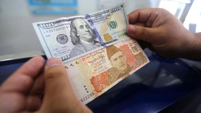 Турецкая лира обновила исторический минимум к доллару 