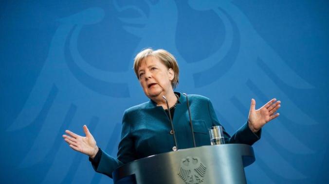  Меркель вступилась за “Северный поток-2” перед лицом “неуместных санкций” 