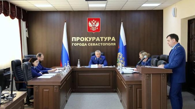 Прокуроры Севастополя выявили 700 нарушений в сфере коррупции  