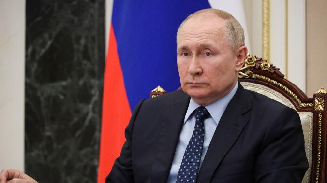 Путин поручил развивать скоростные морские перевозки на Черном море 