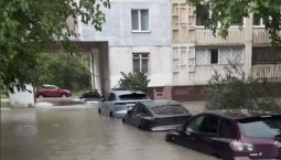 Мощный ливень подтопил в Севастополе улицы и дома