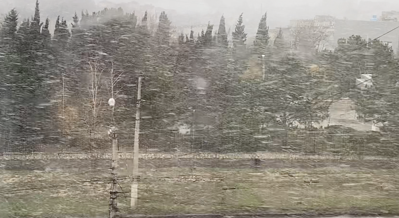 Непогода бушует: Севастополь накрыл снегопад ::Первый Севастопольский