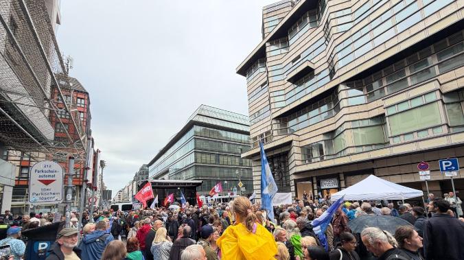 В Берлине протестуют против закрытия Русского дома