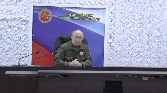 Путин назвал власти Киева «преступной группировкой»