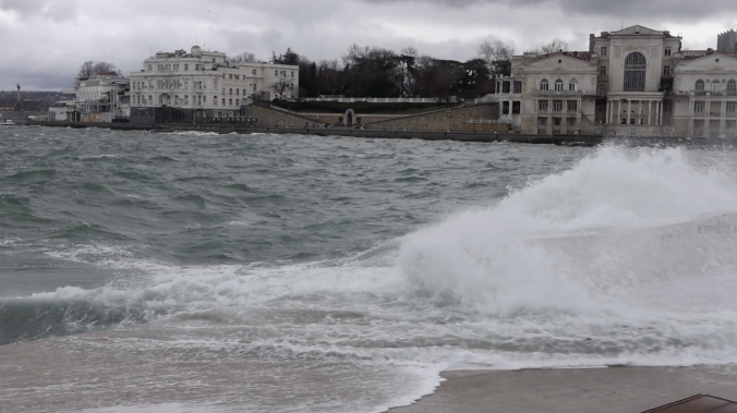 МЧС предупреждает о штормовом ветре в Севастополе