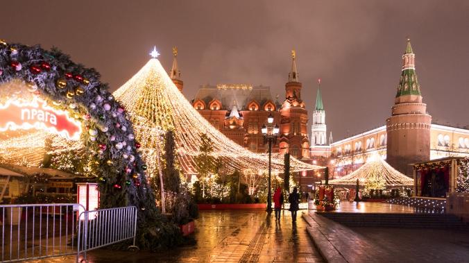 70% россиян поддерживают новогоднее украшение городов