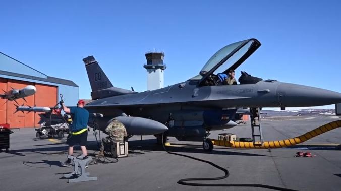 Украина получит списанные истребители F-16 ВВС США