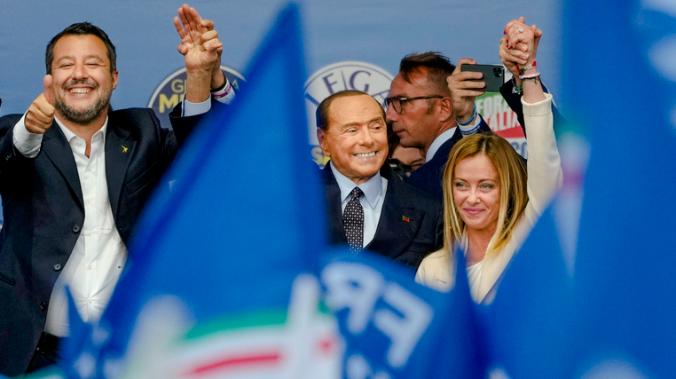 В Италии проходят досрочные выборы в парламент: лидирует правый блок