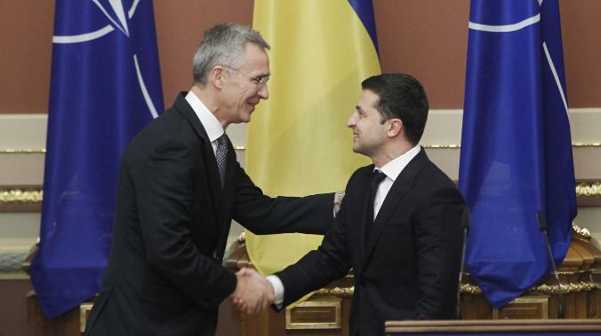 США и НАТО пообещали Зеленскому поддержать Украину в войне с Россией 