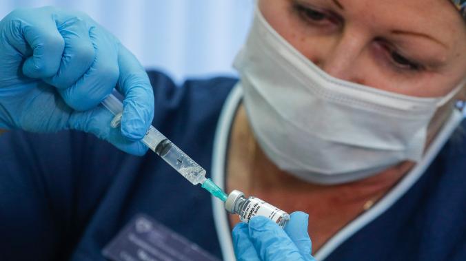 Вице-премьер РФ подтвердила начало массовой вакцинации от COVID-19