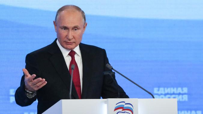 Путин анонсировал введение единого базового оклада для медработников в России
