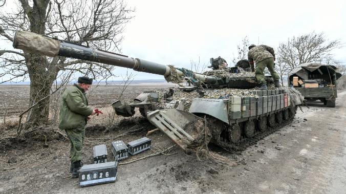 «Заговаривают зубы»: политолог о готовности США вести переговоры по Украине