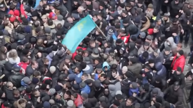 В Крыму почтили память погибших в ходе столкновения у стен парламента в 2014 году