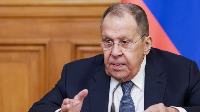 Лавров указал на бездействие персидских монархий