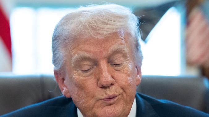 Трамп хочет узнать, на что Украина тратила деньги 