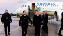 Зеленского разнесли за вброс об угрозе его самолёту