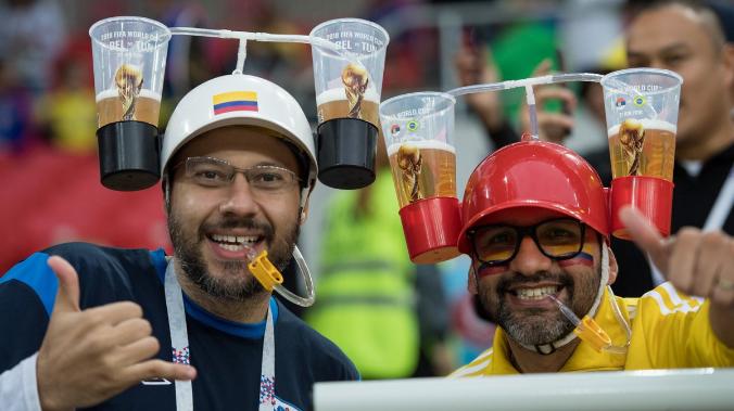 Футбольным фанатам запретили пить пиво на матчах