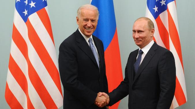 Экс-помощник Рейгана призвал США пойти на сделку с Путиным