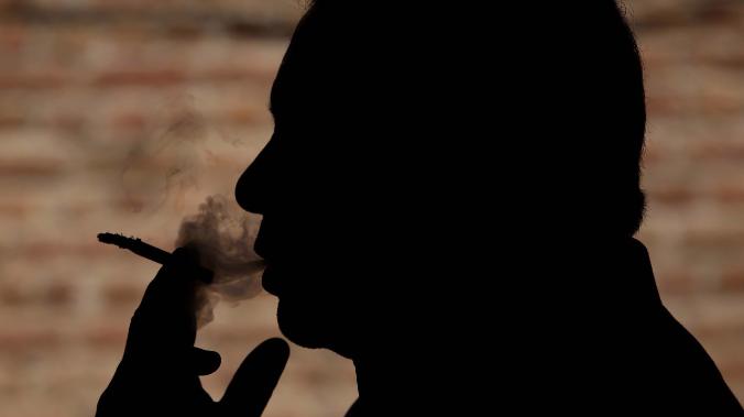 Эксперт: выкуривание более 5 сигарет в день увеличивает риск развития рака на 20%